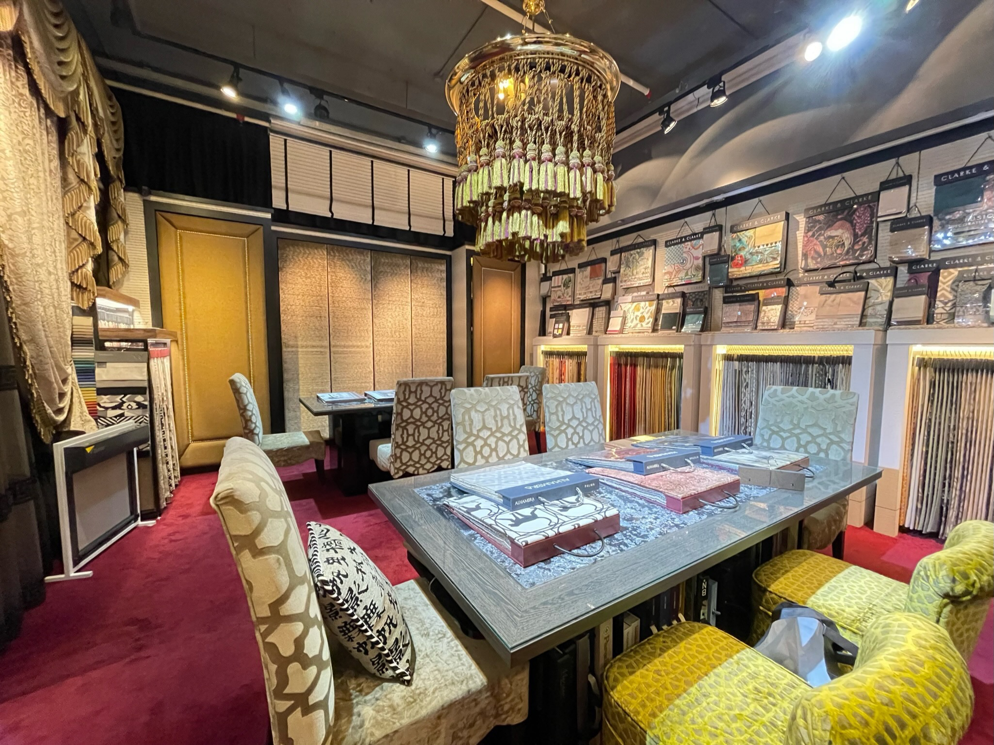 Plaza Sin Showroom 2